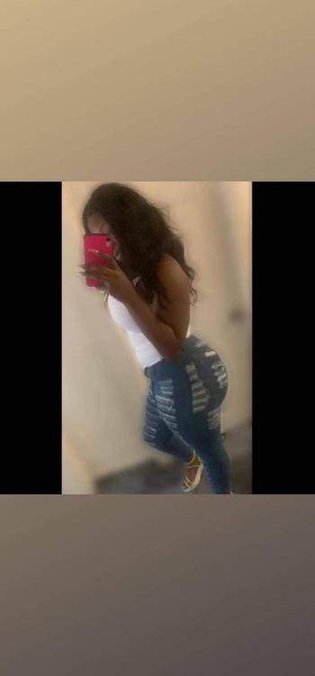 Alana, 25  female escort, Racine