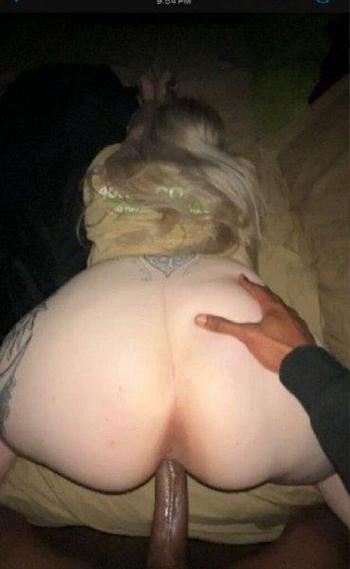 863-209-2393, 28  female escort, Racine