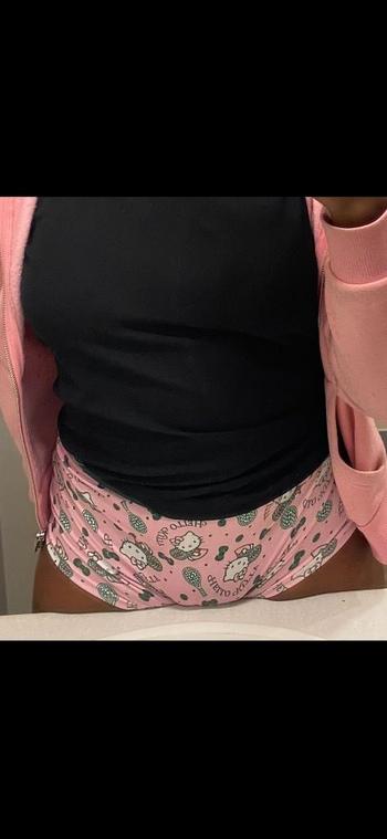 Shay, 22  female escort, Racine